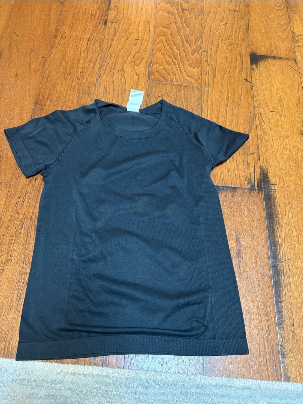 Old Navy Black Short-Sleeve Crewneck Tee Womens